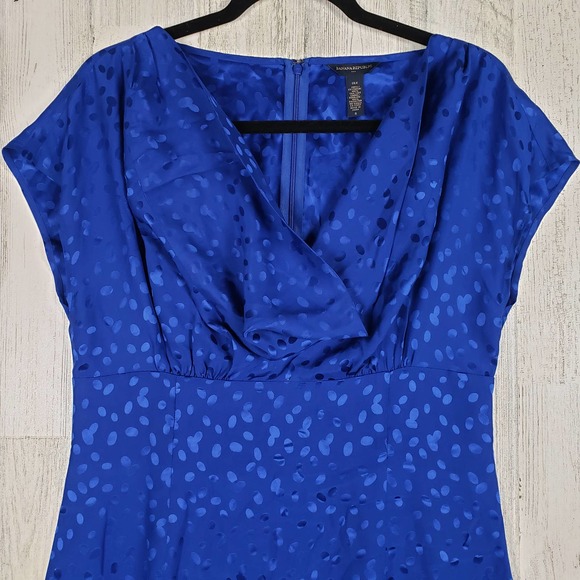Banana Republic Blue Printed Silk Drape Neck Dress Women's Size 8 - Picture 2 of 15